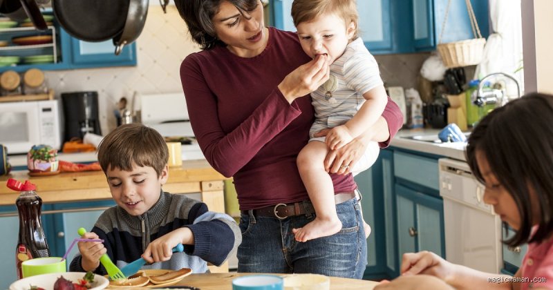 Qu'est-ce que la règle des 7-7-7 en matière d'éducation parentale et pourquoi bouleverse-t-elle nos routines familiales ?
