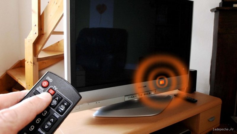 Laisser la télévision allumée toute la nuit consomme-t-il beaucoup d'électricité ?