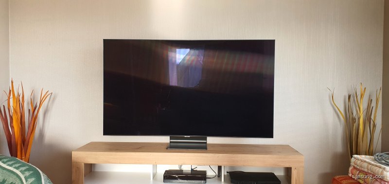 Comment ne pas avoir de reflet sur la télévision : le guide ultime pour dompter la lumière et sauver vos soirées ciné