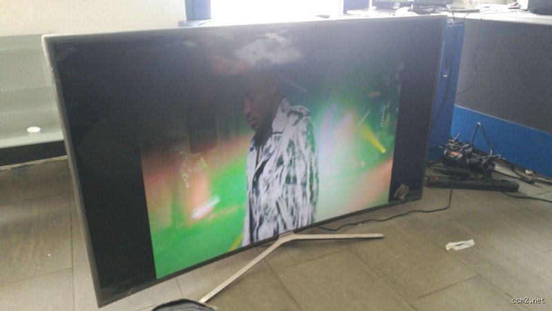 Pourquoi ma télévision est-elle devenue sombre tout d'un coup ? Guide complet pour retrouver une image éclatante
