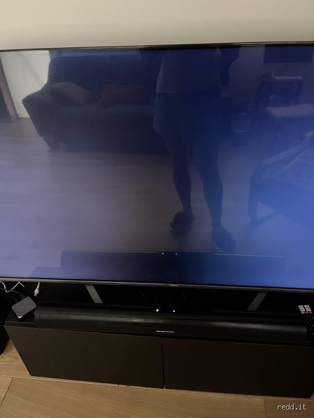 Que se passe-t-il lorsque votre téléviseur devient soudainement noir ? Radiographie d’une panne qui plonge nos salons dans le néant