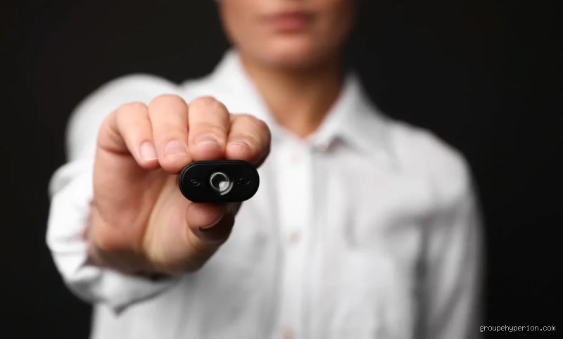 Quels sont les signes d'un dispositif d'écoute caché : le guide ultime pour détecter les micros espions chez vous