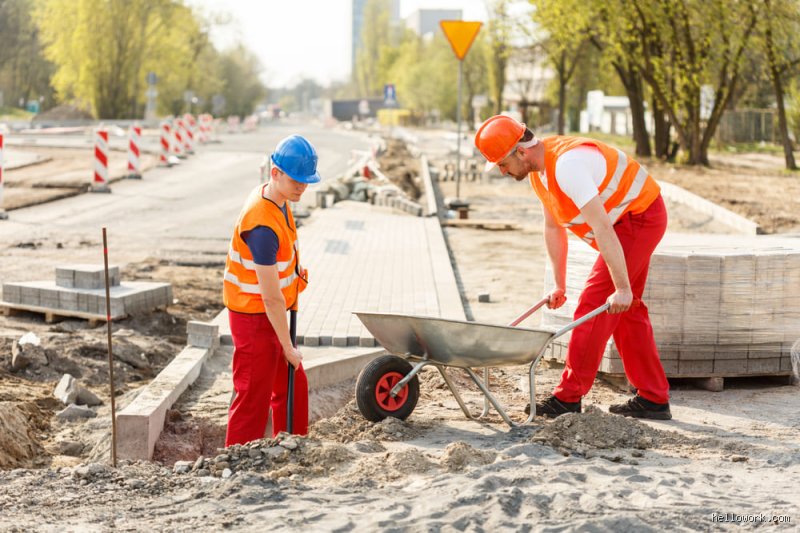 Quel est le salaire net d’un maçon VRD : la réalité des fiches de paie sur les chantiers français en 2024