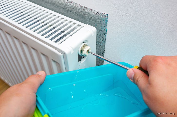 Comment Purger un Radiateur sans Clé de Purge ?