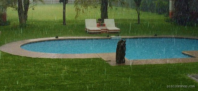 Ma piscine va-t-elle vraiment déborder s'il pleut des cordes ?