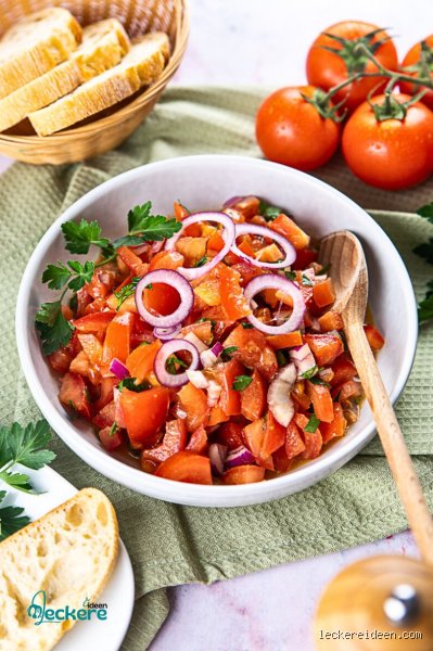 Kann man Tomatensalat mit Zwiebeln am nächsten Tag noch essen? Die ehrliche Wahrheit über Reste