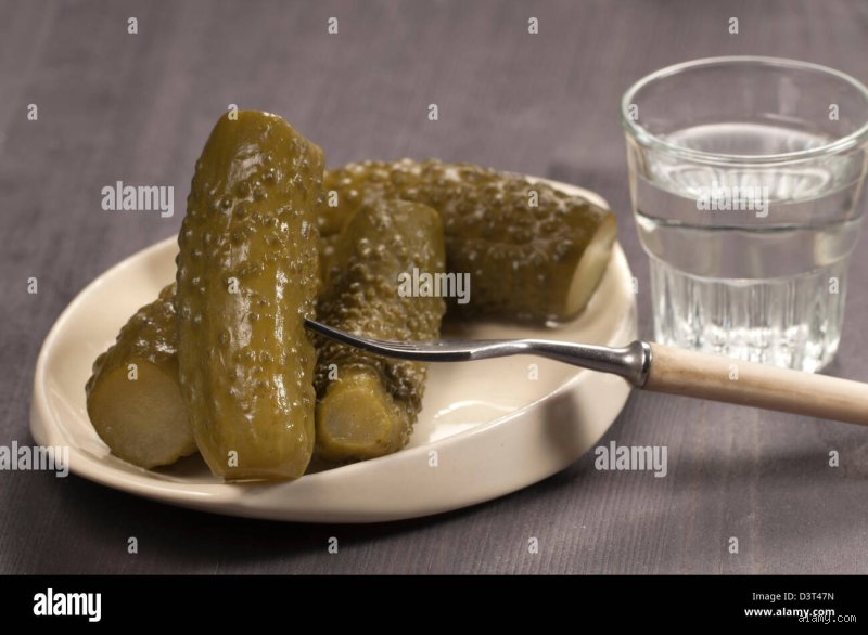 Warum essen Russen Gurken zum Wodka?