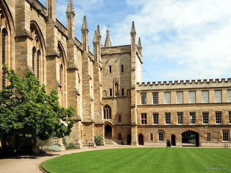 Wie viel kostet Oxford University?