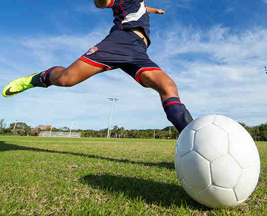 Comment frapper le ballon avec puissance ? Découvrez les secrets !
