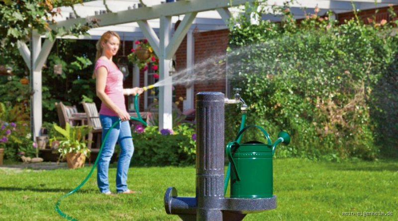 Kann man mit Poolwasser den Garten gießen oder killt Chlor jeden Rasen?