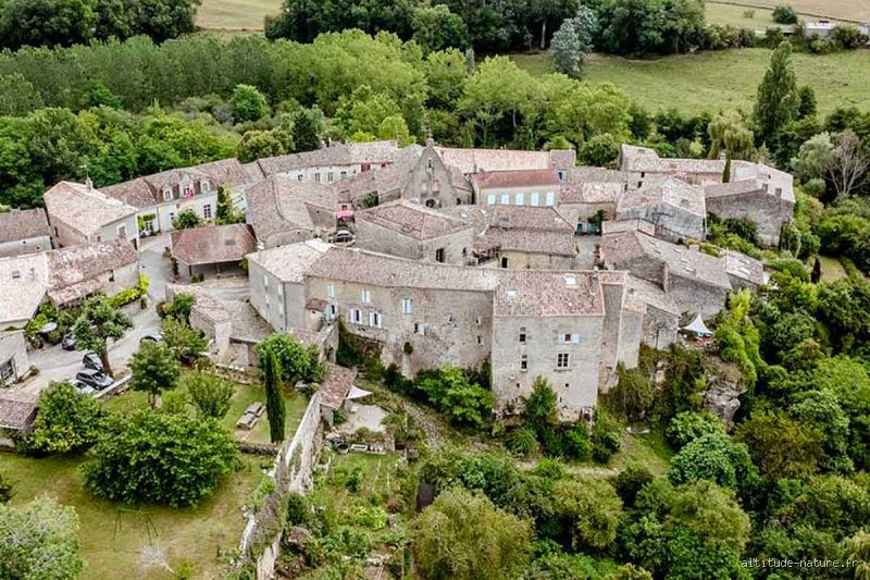 Quel est le plus petit village de France ?