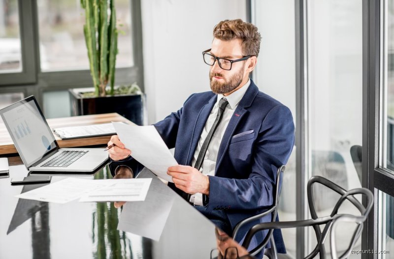 Comment éviter les frais de saisie sur un prêt personnel : le guide complet pour protéger votre compte bancaire