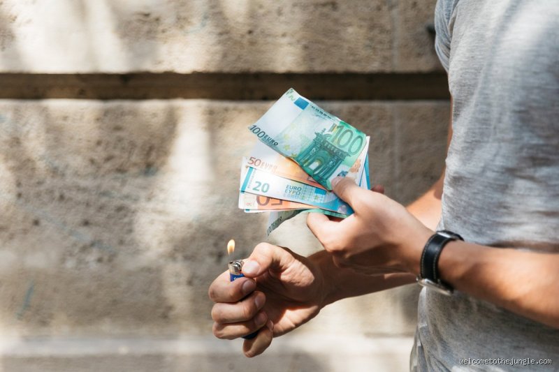 Comment vivre avec très peu d'argent sans perdre la tête ?