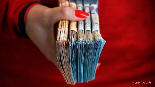 Dois-je déclarer l'argent que mes parents me donnent ? Le guide complet pour éviter les foudres du fisc