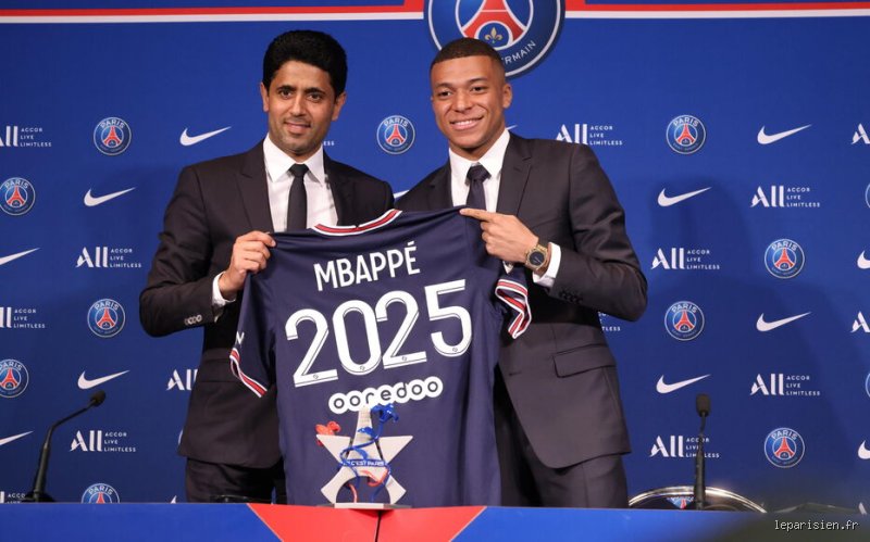 Est-ce que Kylian Mbappé va prolonger au PSG ? Analyse financière et stratégique d'un feuilleton sans fin