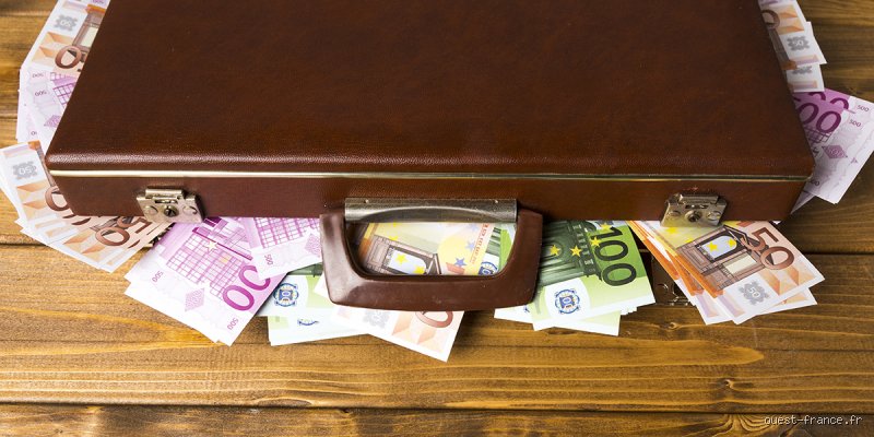 Est-ce suspect de déposer une grosse somme d'argent liquide sur son compte bancaire en 2026 ?