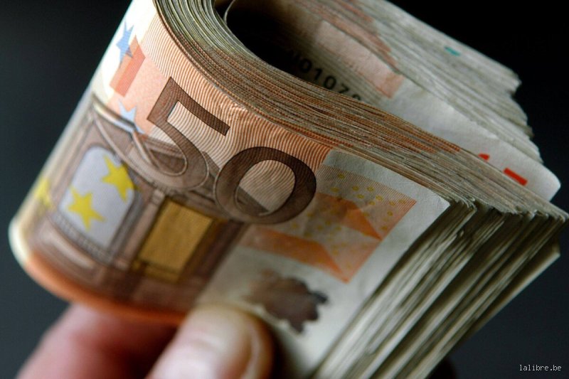 Quel montant d'argent est considéré comme suspect ? Le guide complet sur les seuils d'alerte bancaires et fiscaux