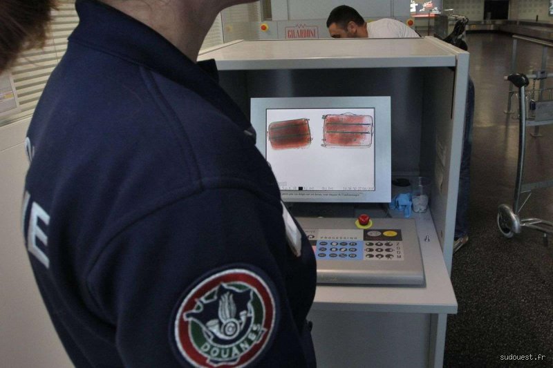 Quelle est la différence entre n'avoir rien à déclarer et avoir des marchandises à déclarer lors d'un passage en douane ?