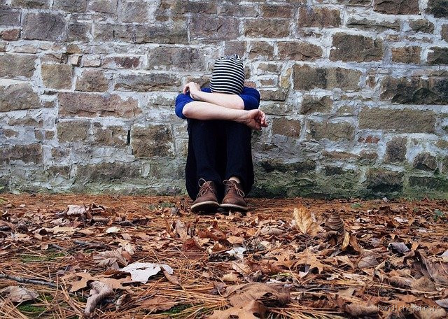 Comment reconnaître une personne isolée ?