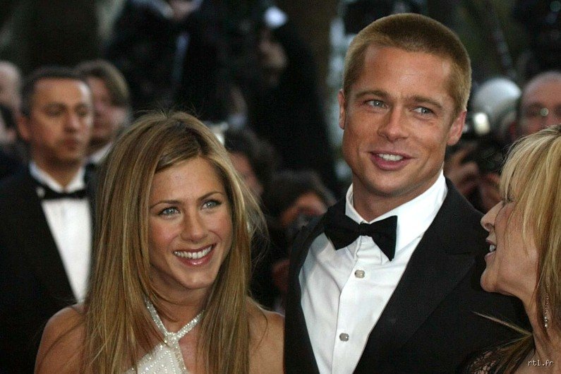 Jennifer Aniston s'est-elle confiée sur sa rupture avec Brad Pitt ? Analyse d'un séisme hollywoodien qui fascine encore vingt ans plus tard