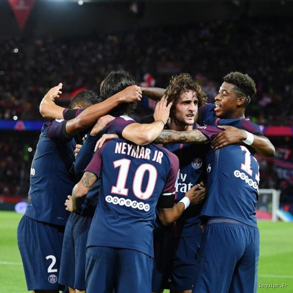 Quel poste peut jouer Neymar ? L'attaquant polyvalent qui défie les étiquettes tactiques