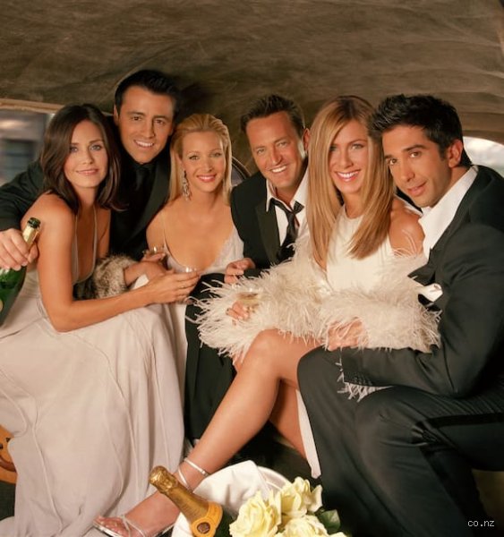 Was David Schwimmer invited to Jennifer Aniston's wedding? Entre non-dits et amitiés brisées, la vérité sur l'invitation manquante