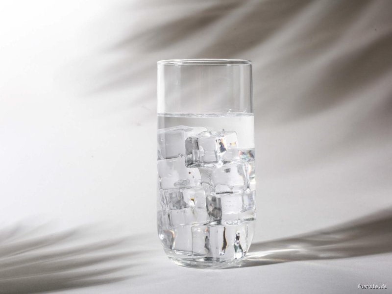 Warum du kein eiskaltes Wasser trinken solltest