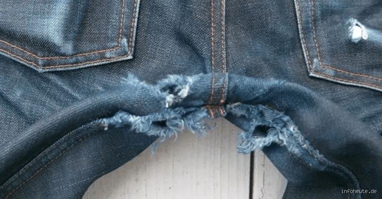 Wie kriegt man den muffigen Geruch von Jeans ab?