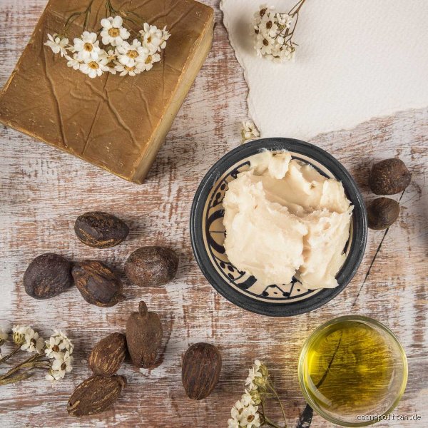 Was ist besser Sheabutter oder Mandelöl?