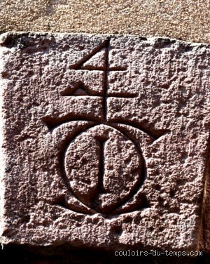 D'où vient le symbole du 4 ? Enquête aux sources d'une calligraphie millénaire, du trait de plume à la révolution de l'imprimerie