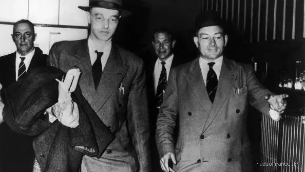 Pourquoi Klaus Fuchs n'a-t-il pas été exécuté alors que les Rosenberg ont fini sur la chaise électrique ?