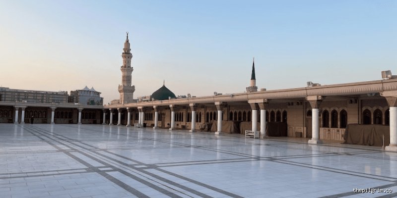 Pourquoi l'appelle-t-on les 7 mosquées ? Enquête au cœur d'un site historique de Médine qui défie le calcul