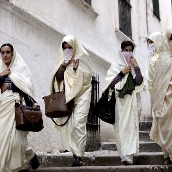 Est-ce que les femmes sont voilées en Algérie ? Comprendre la réalité complexe d'un pays aux multiples visages