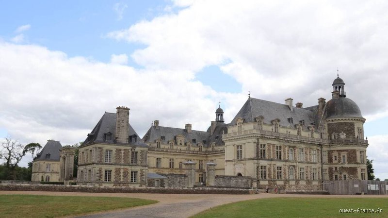 Où vivent les aristocrates en France ? Enquête exclusive sur la géographie secrète d’un monde à part