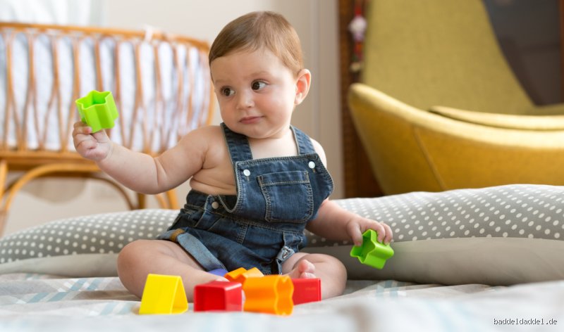 Wie beschäftigt man ein 8 Monate altes Baby?