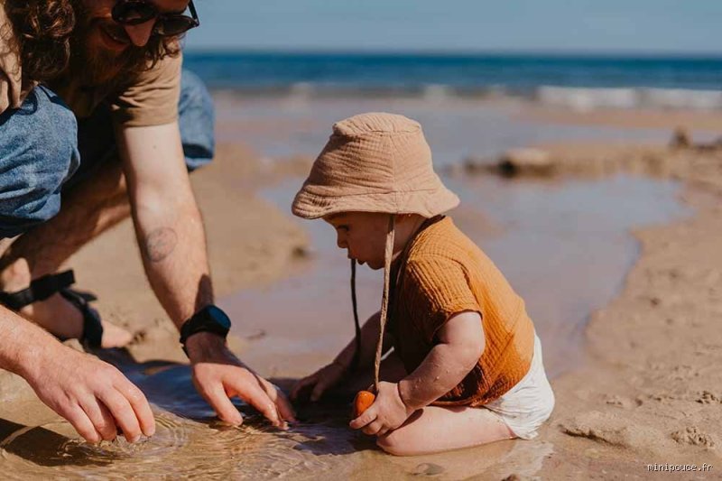 Comment aller à la plage avec un bébé sans virer au cauchemar logistique et garder le sourire