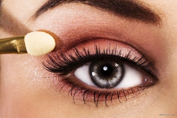 Welches Make-up unter die Augen?