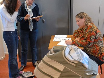 Est-ce que les profs ont le droit de fouiller dans les sacs ?