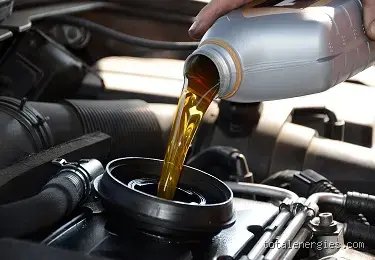 Comment savoir quantité d'huile moteur ?