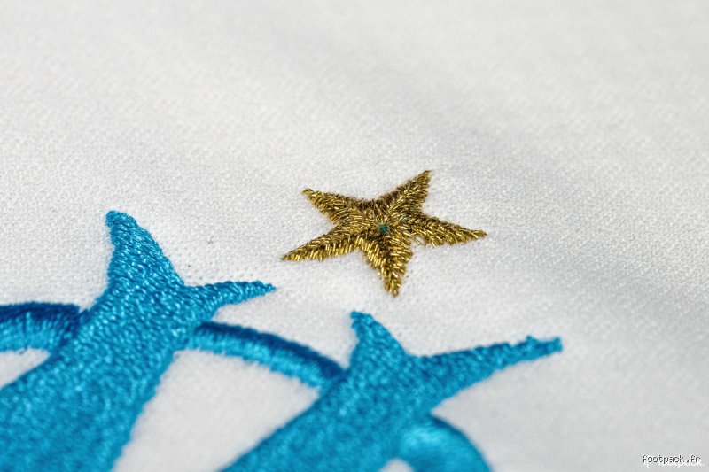 Pourquoi une étoile sur le maillot de l'OM : le symbole historique du sacre européen
