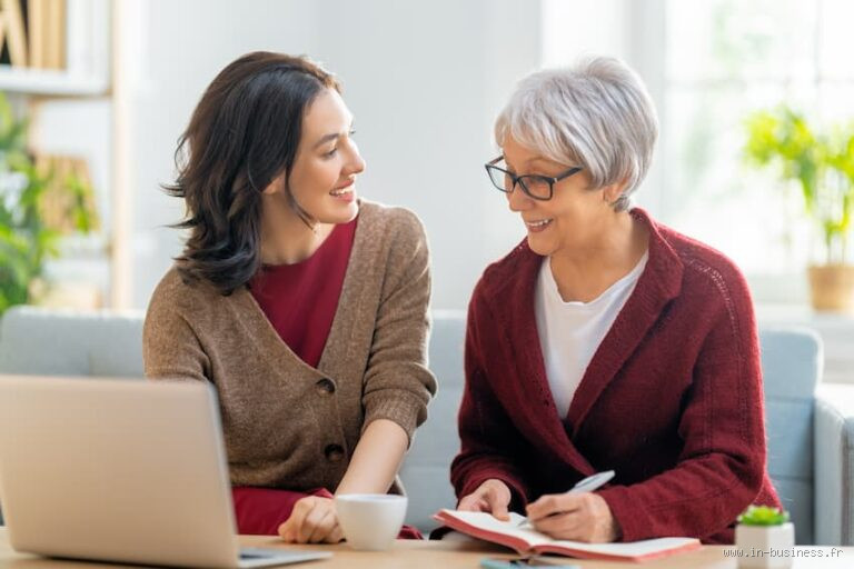 Quelle est la différence entre auxiliaire de vie et aide-soignante ?