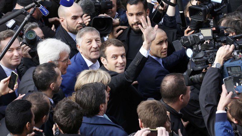 Quel poste occupait Macron chez Rothschild ?