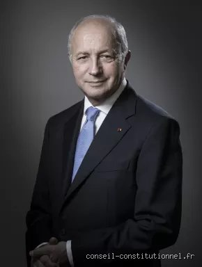 Qui a nommé Laurent Fabius président du Conseil constitutionnel et pourquoi ce choix a-t-il bousculé les codes de la Ve République ?