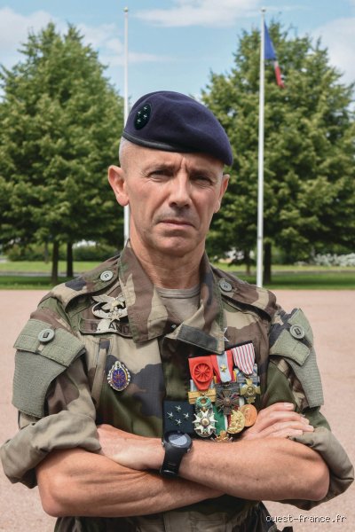 Qui est général 4 étoiles en France ? Comprendre les rangs et appellations de la haute hiérarchie militaire