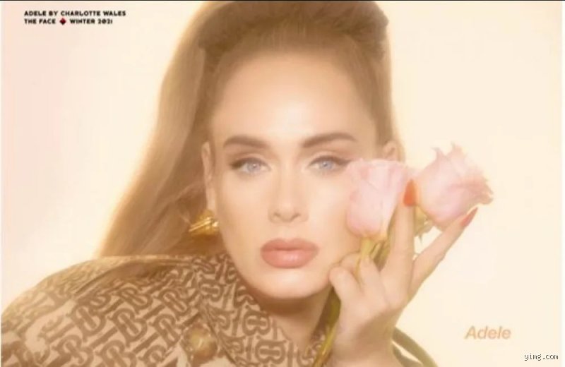 Pourquoi Adele cache-t-elle systématiquement ses bras ? Les coulisses d'une signature stylistique entre insécurité et contrôle total de son image