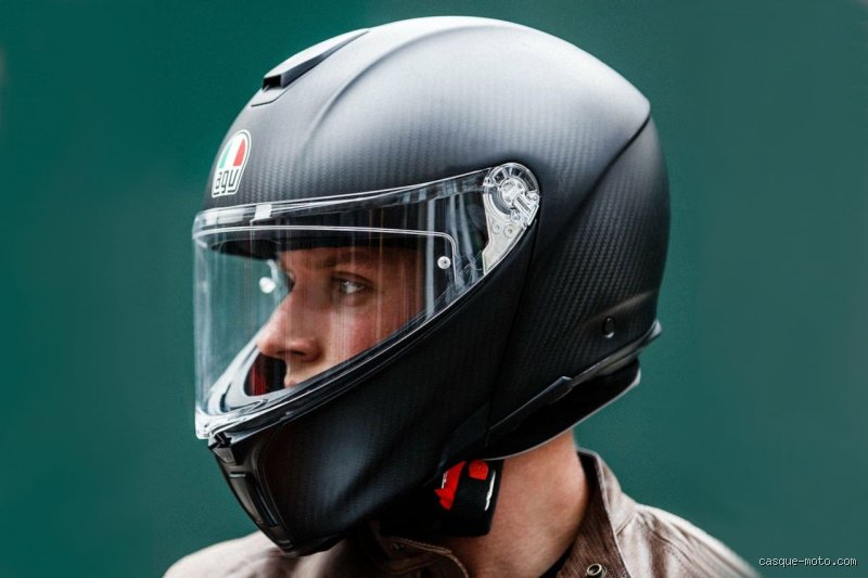 Quels sont les casques de moto les plus légers ?