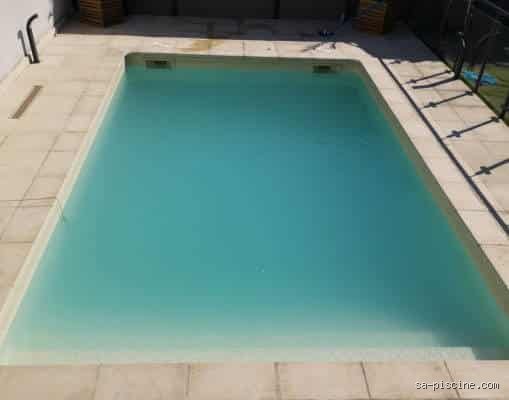 À quel moment de la journée dois-je ajouter le floculant pour retrouver une eau cristalline sans effort ?