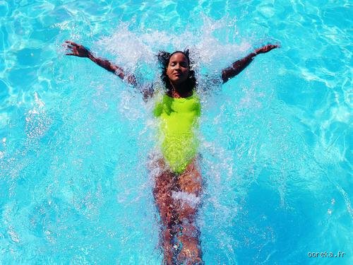 Temps d'attente après un traitement choc de piscine : quand peut-on vraiment piquer une tête ?