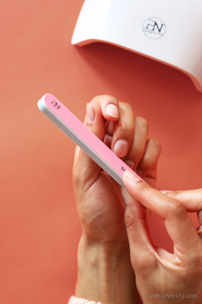 Comment nettoyer les ongles Semi-permanent ? Astuces et étapes simples