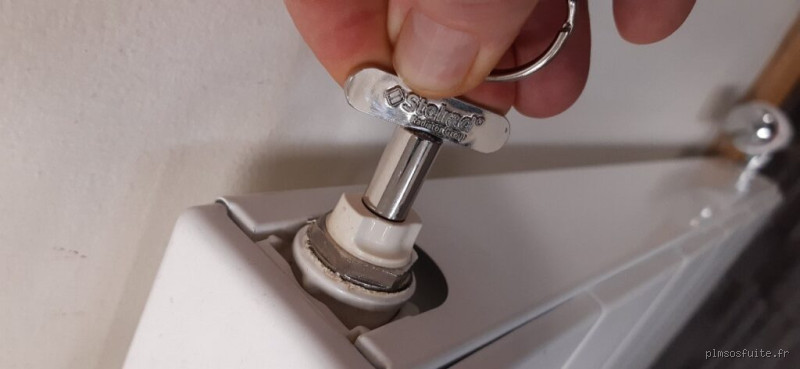 Où se trouve la vis de purge d'un radiateur ? Le guide pratique pour les retrouver